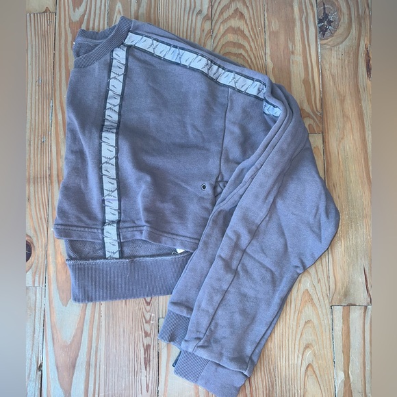 Gymshark Tops - Cropped Gymshark sweatshirt